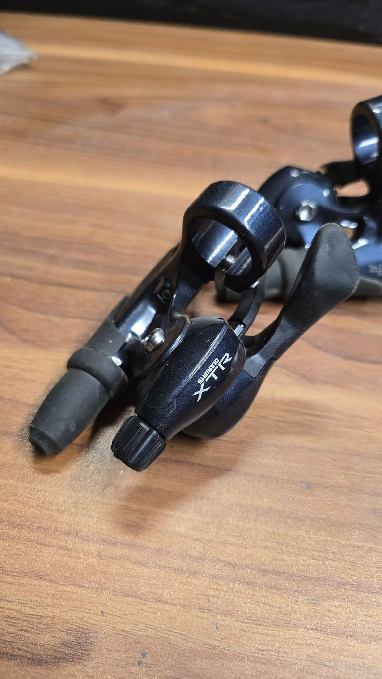 Used Shimano XTR ST-M900 Combo Levers/Shifters 1992 bike — image 3 of 5