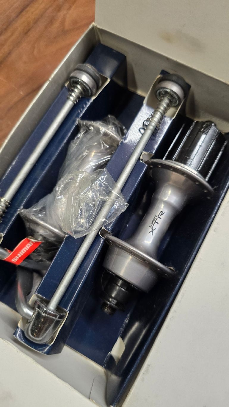 Used Shimano XTR FH-M900 Hub 1992 bike — image 2 of 5