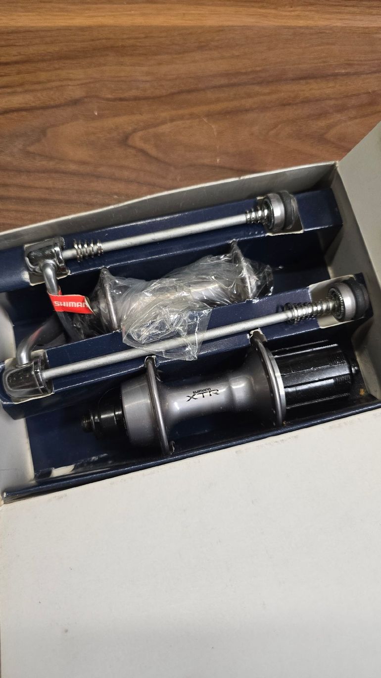 Used Shimano XTR FH-M900 Hub 1992 bike — image 1 of 5