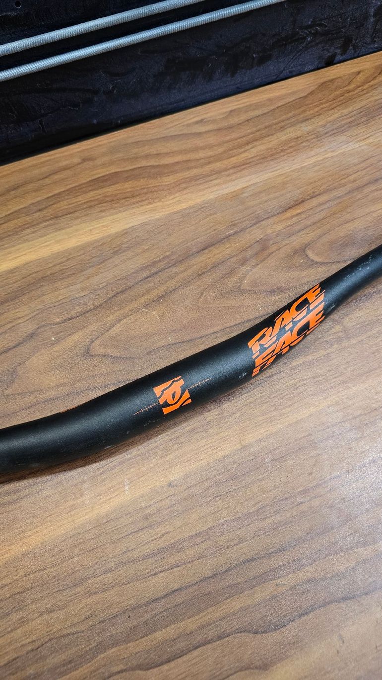 Used Race Face Aeffect 35 Handlebar bike — image 2 of 5