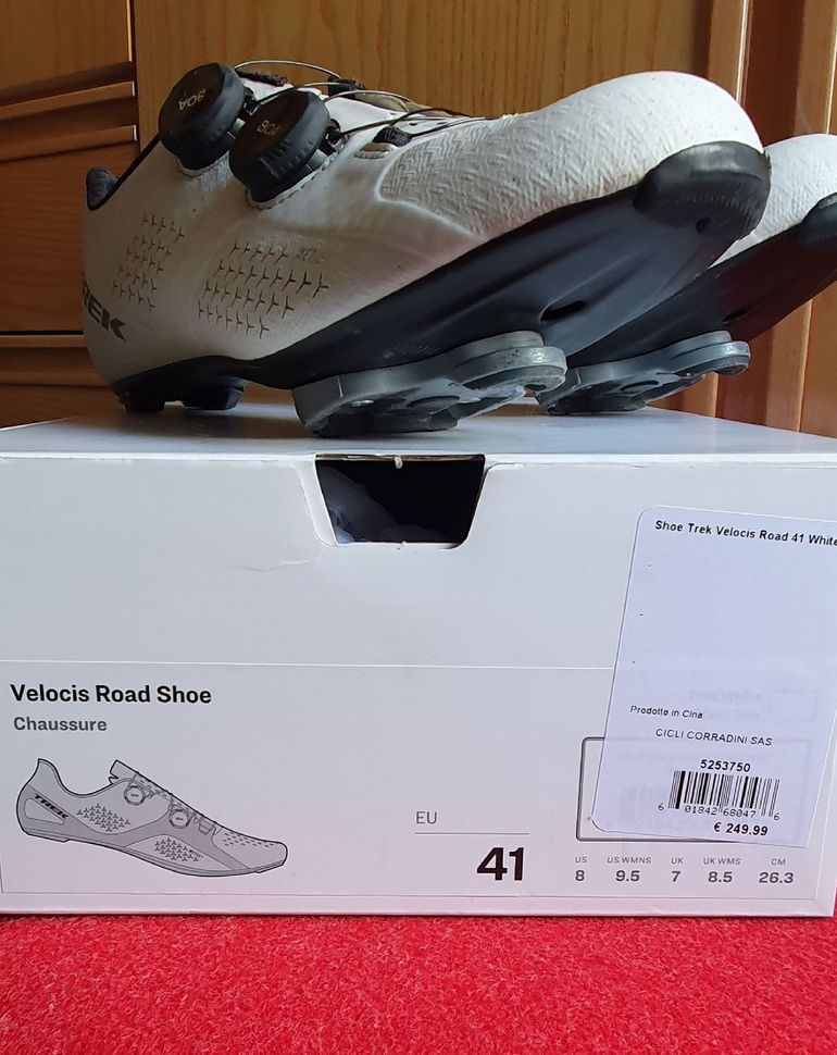 Used Trek velocis road shoe 2024 bike — image 4 of 8