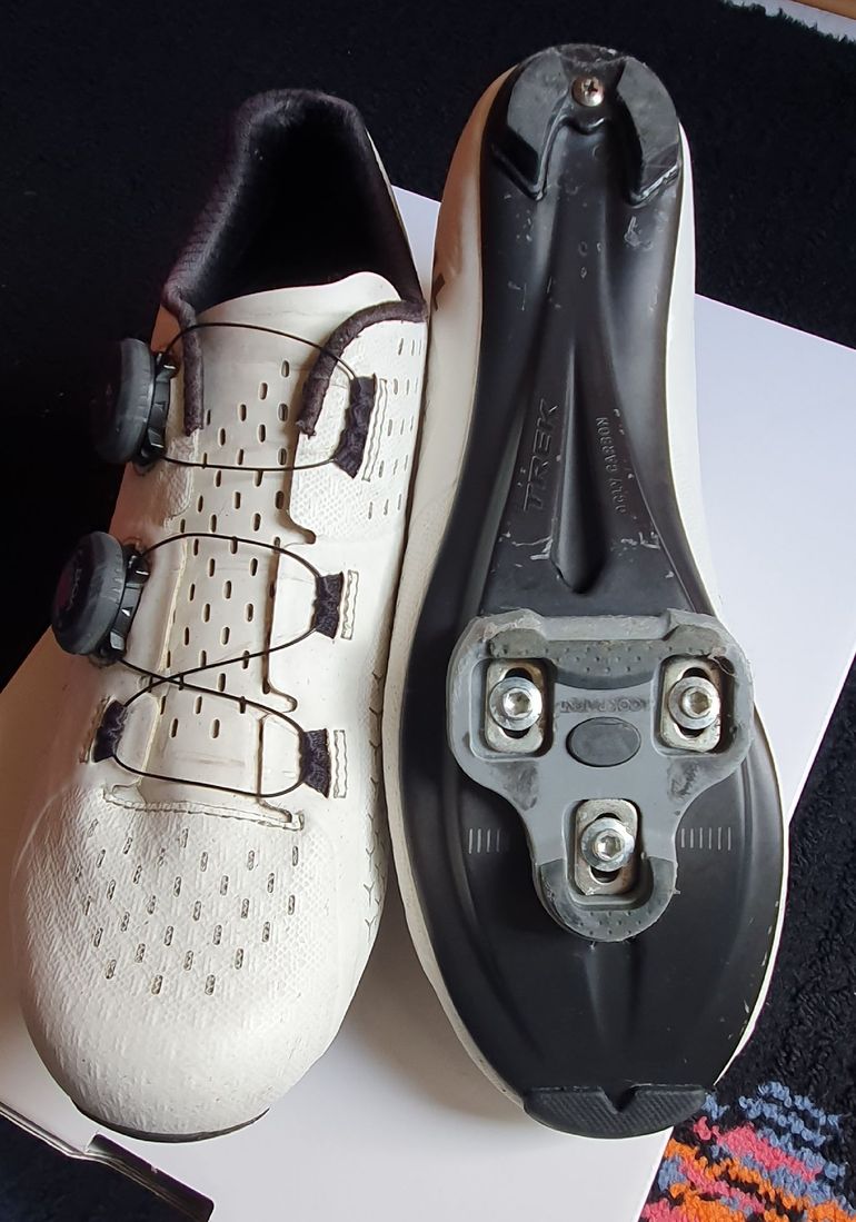 Used Trek velocis road shoe 2024 bike — image 5 of 8