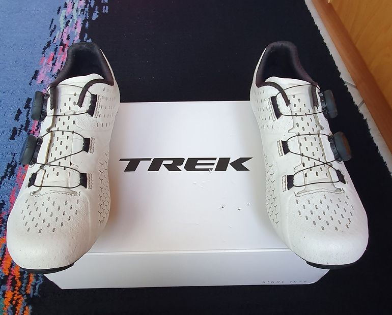 Used Trek velocis road shoe 2024 bike — image 6 of 8