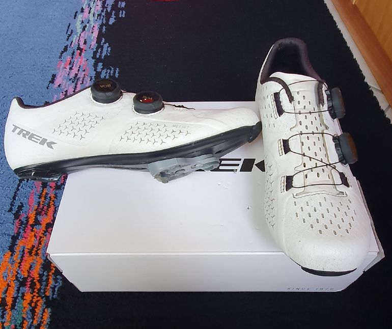 Used Trek velocis road shoe 2024 bike — image 7 of 8