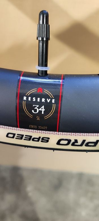 Used Reserve 34/37 dt 180 2026 bike — image 2 of 6