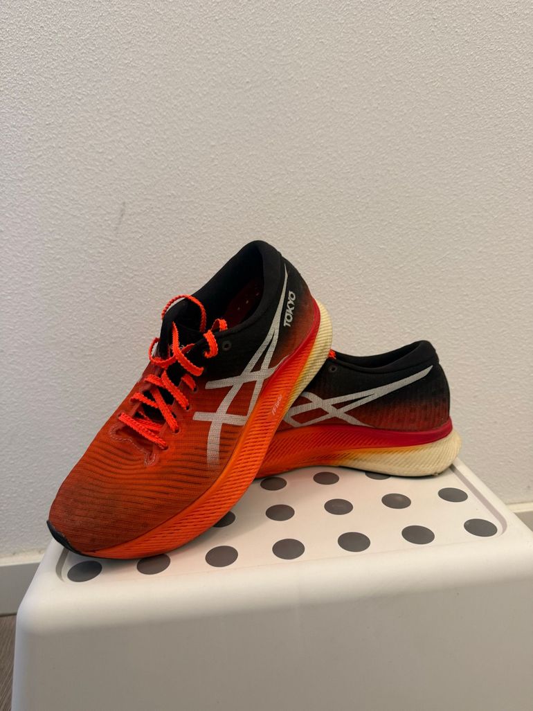 Used Asics Metaspeed Sky Tokyo 39 2021 bike — image 1 of 2