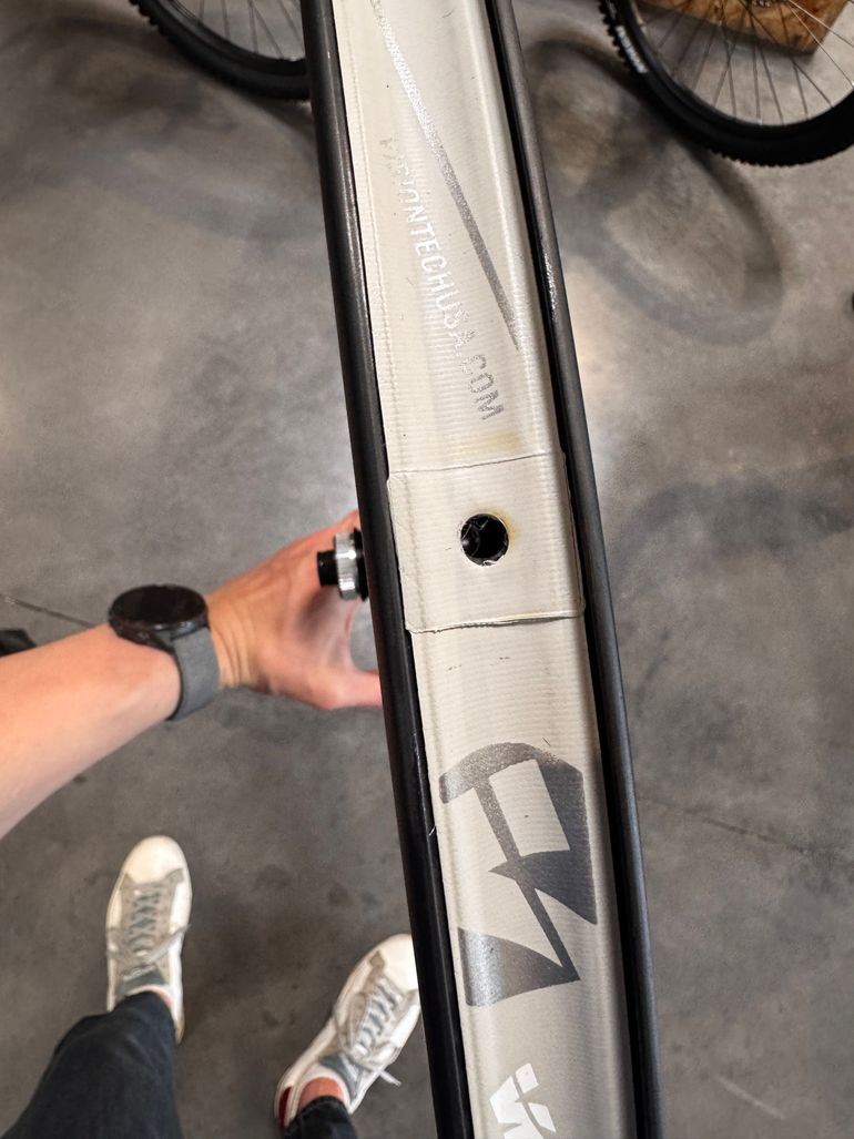 Used Vision SC 45 i23 Carbon 700c Disc Center Lock Tubeless Ready bike — image 12 of 12