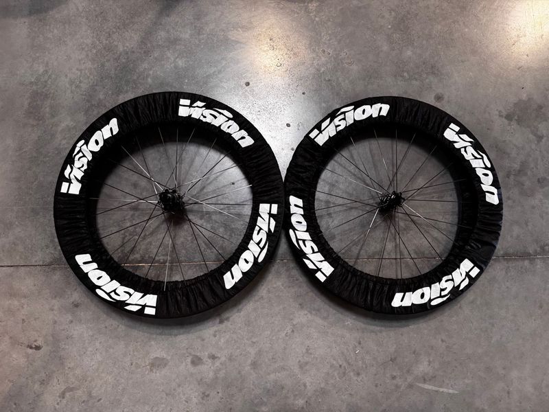 Używany Vision SC 45 i23 Carbon 700c Disc Center Lock Tubeless Ready Wheels