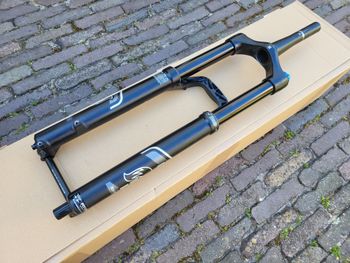 Used Fox 36 Rhythm Grip 160 mm 2021 bike — image 8 of 8