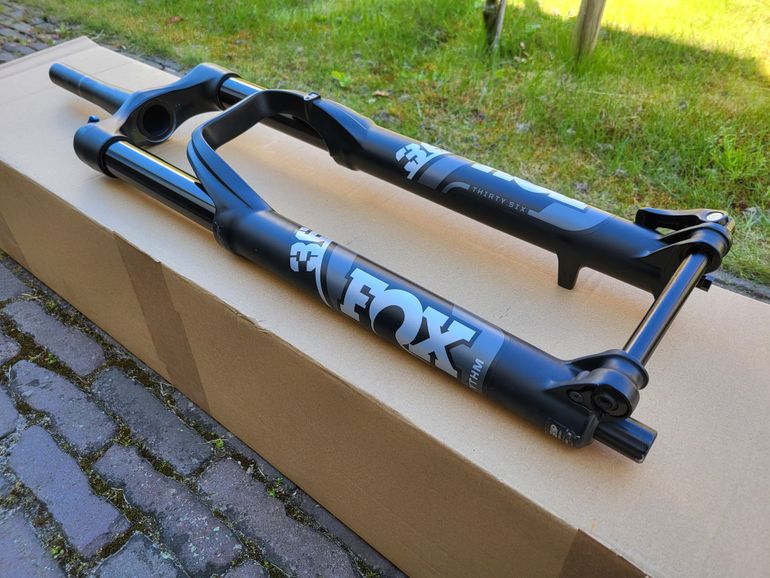 Used Fox 36 Rhythm Grip 160 mm 2021 bike — image 3 of 8