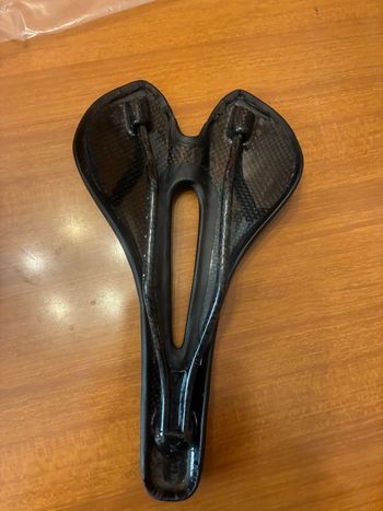 Used No brand Sella in Carbonio bike — image 3 of 4