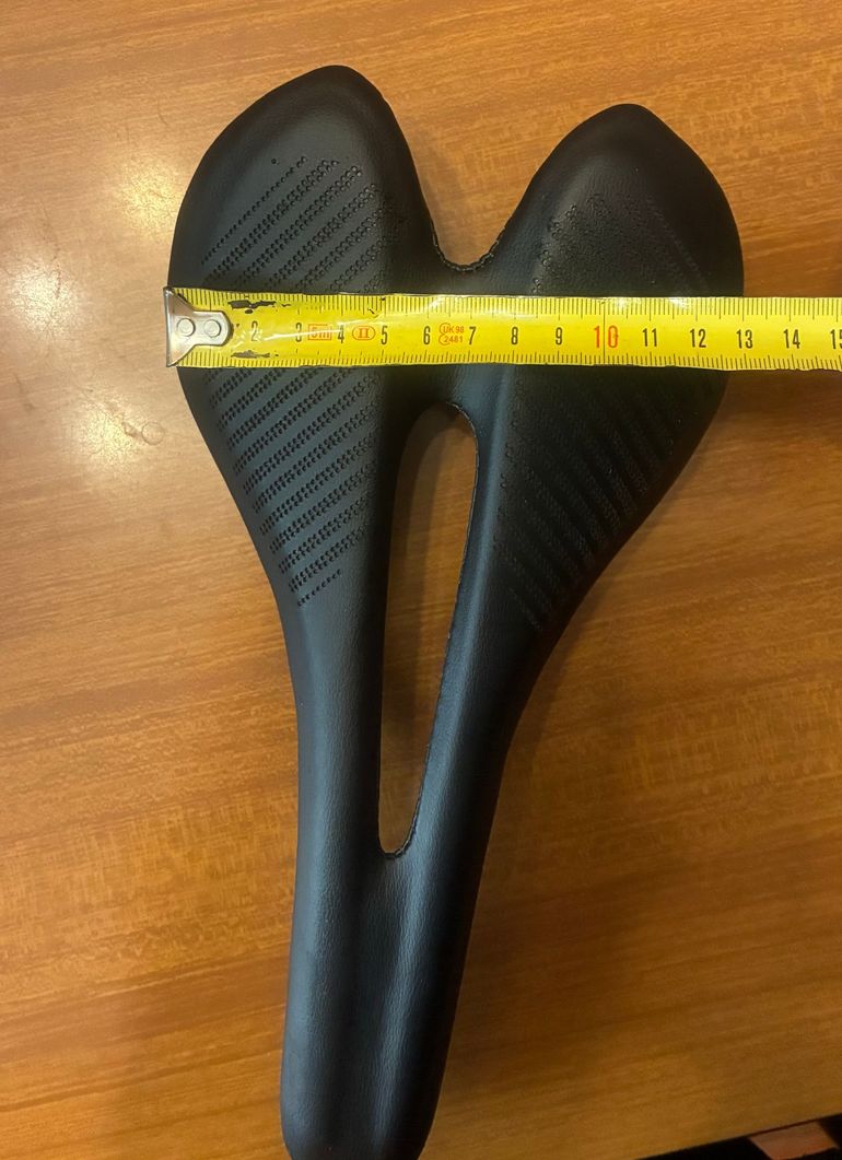 Used No brand Sella in Carbonio bike — image 4 of 4
