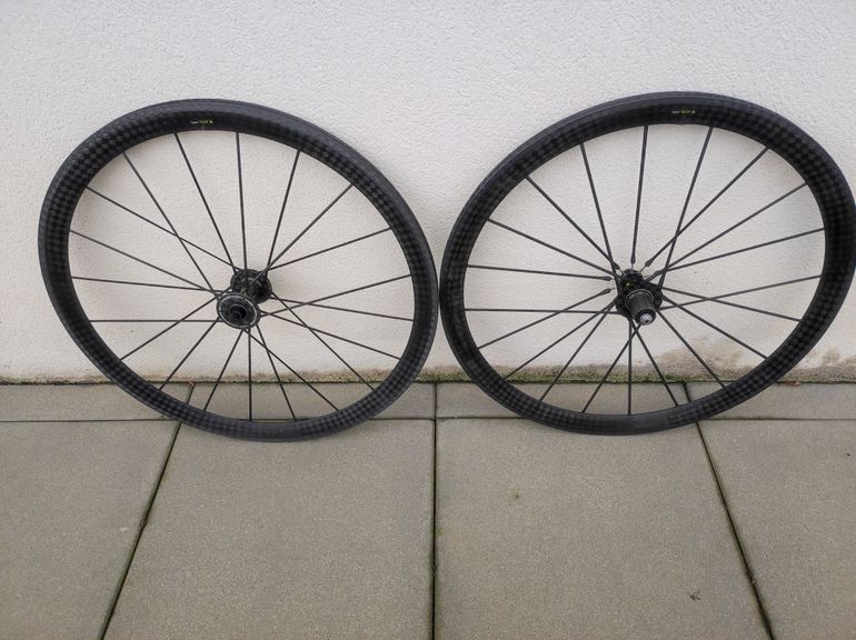 Used Mavic Cosmic Carbone Ultimate 40 Service Course bike — image 1 of 11