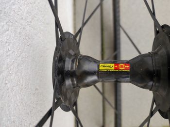 Used Mavic Cosmic Carbone Ultimate 40 Service Course bike — image 2 of 11