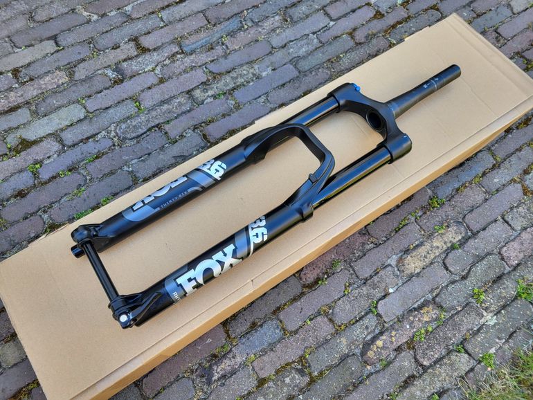 Used Fox 36 Rhythm Grip 160 mm 2021 bike — image 1 of 8
