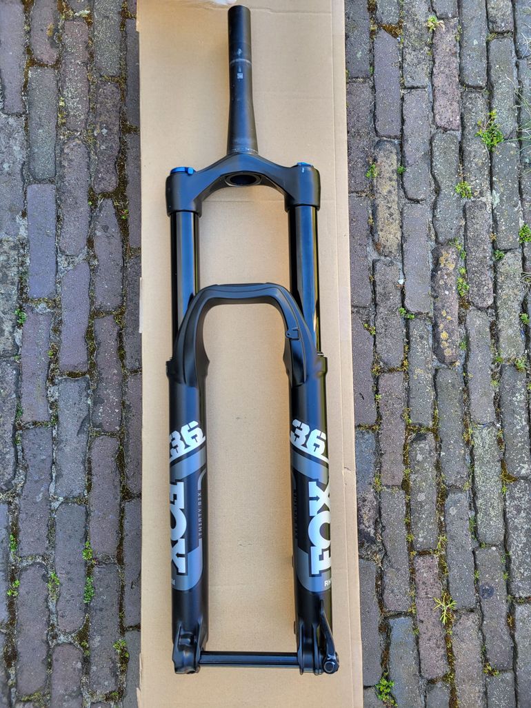 Used Fox 36 Rhythm Grip 160 mm 2021 bike — image 2 of 8
