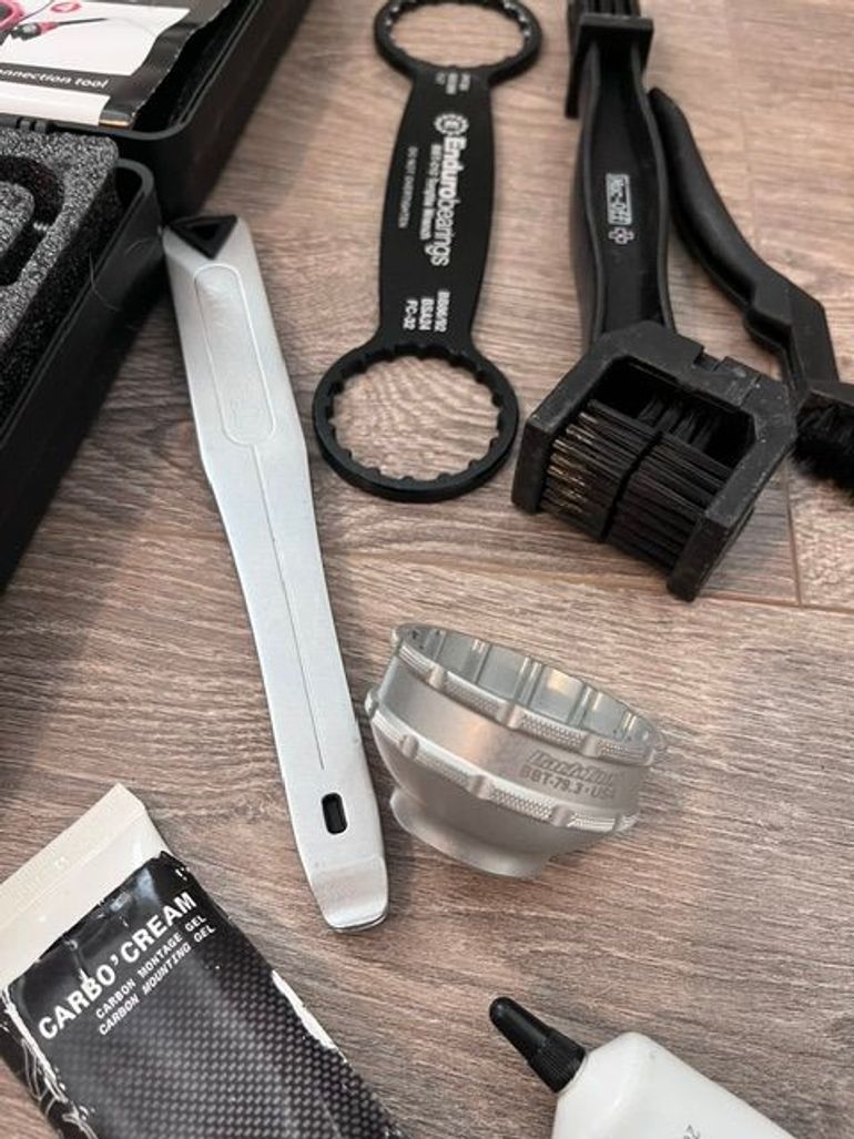 Used SRAM ENDURO Park Tool Topeak  various Bike Tools bike — image 5 of 8