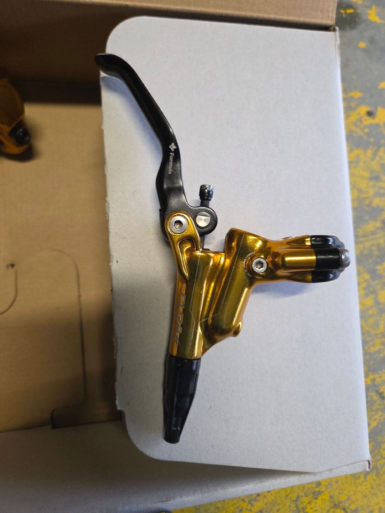 Used Formula Cura 4 Gold 2025 bike — image 12 of 15