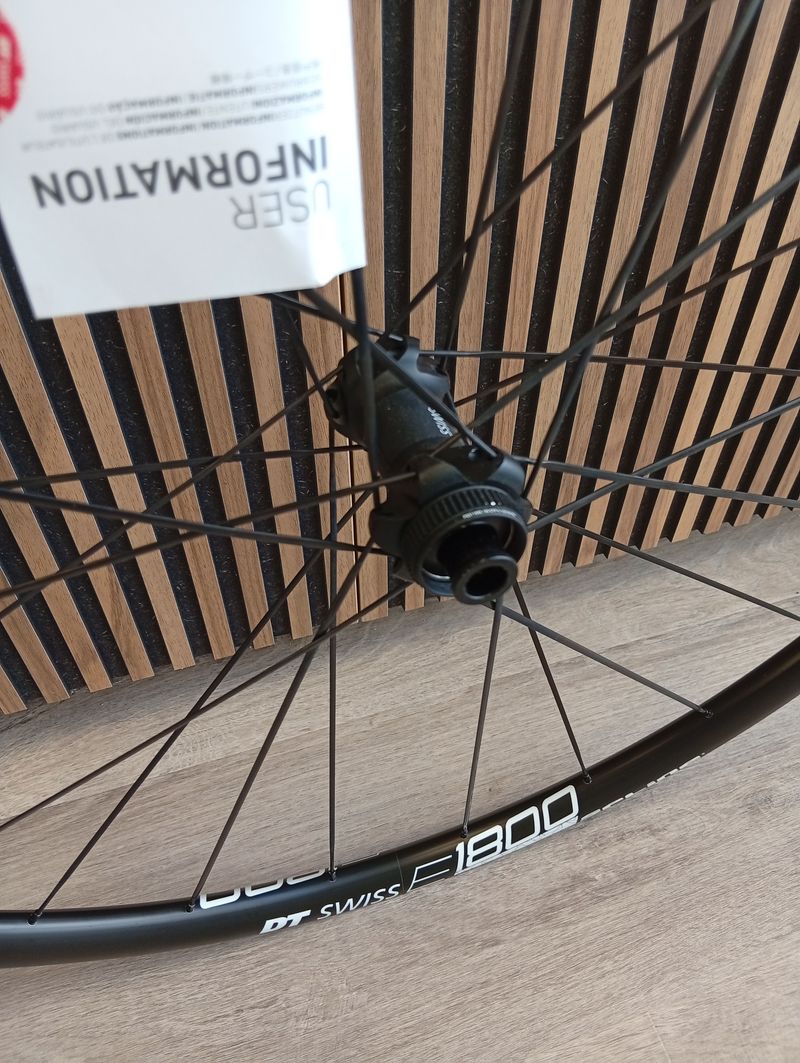 Tweedehands Dt Swiss E1800 Wheelset bike — afbeelding 3 van 3