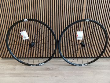 Dt Swiss E1800 Wheelset Wheels usato