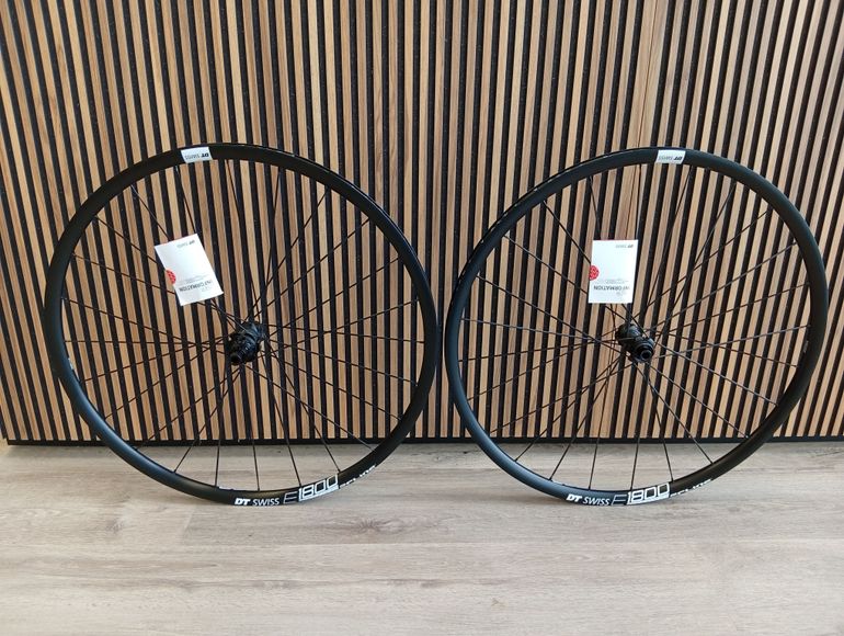 Used Dt Swiss E1800 Wheelset bike — image 1 of 3