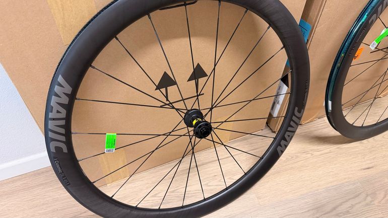 Used Mavic Cosmic SL 45 DISC 2026 bike — image 3 of 6