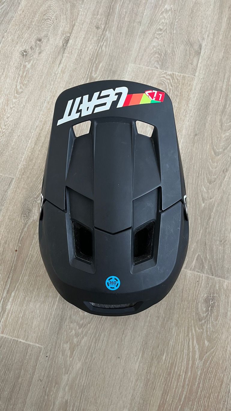 Used LEATT Gravity 1.0 Helmet bike — image 6 of 7