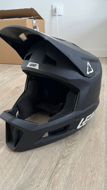 Used LEATT Gravity 1.0 Helmet bike — image 5 of 7