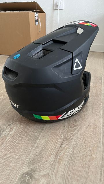 Used LEATT Gravity 1.0 Helmet bike — image 2 of 7