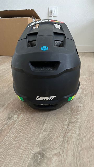Used LEATT Gravity 1.0 Helmet bike — image 3 of 7