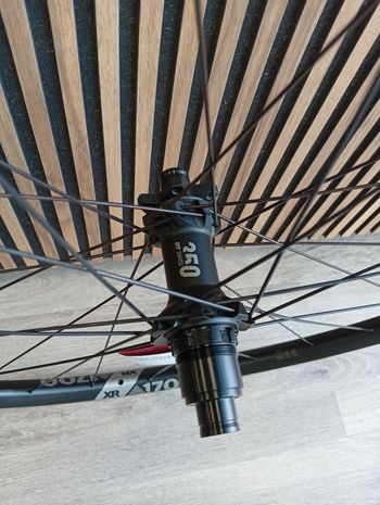 Used Dt Swiss XR 1700 Wheels bike — image 3 of 5