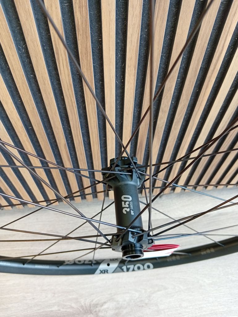 Used Dt Swiss XR 1700 Wheels bike — image 2 of 5