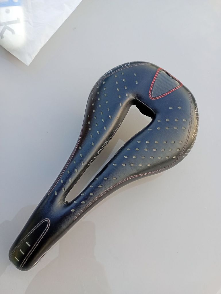 Used Selle Italia Max F-lite gel flow bike — image 2 of 9
