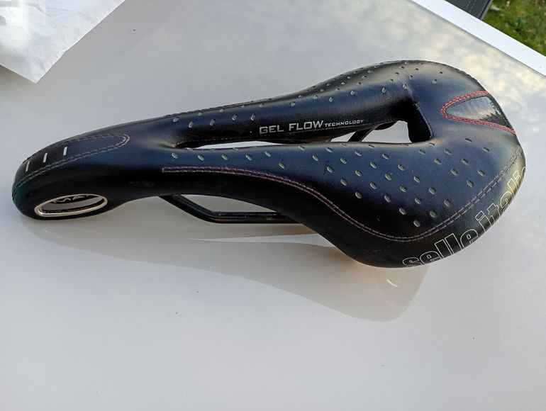Used Selle Italia Max F-lite gel flow bike — image 3 of 9