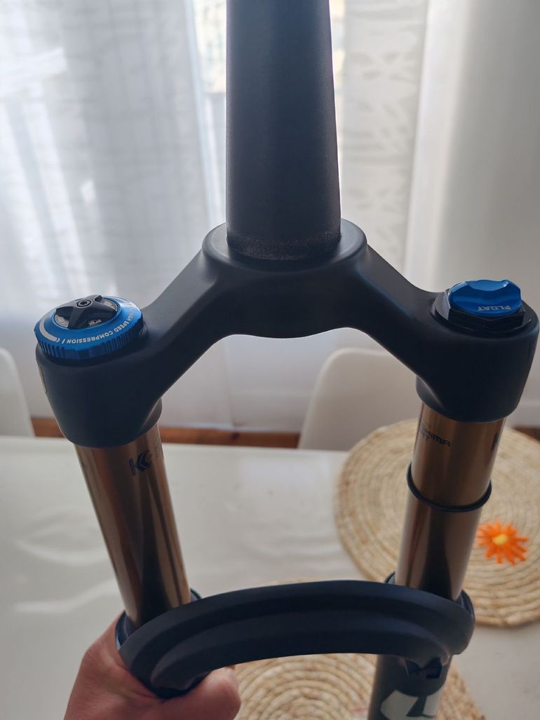 Used Fox FLOAT factory grip2 bike — image 3 of 11
