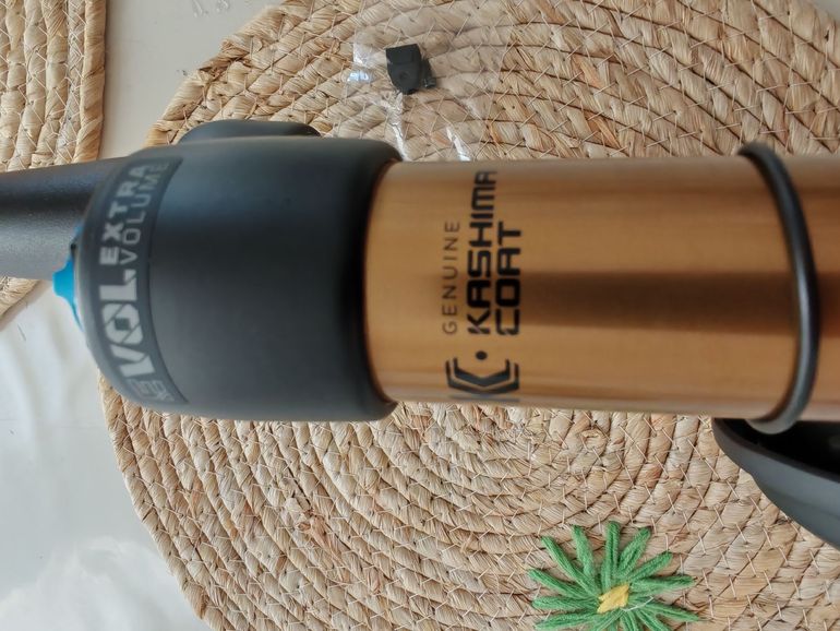 Used Fox FLOAT factory grip2 bike — image 9 of 11