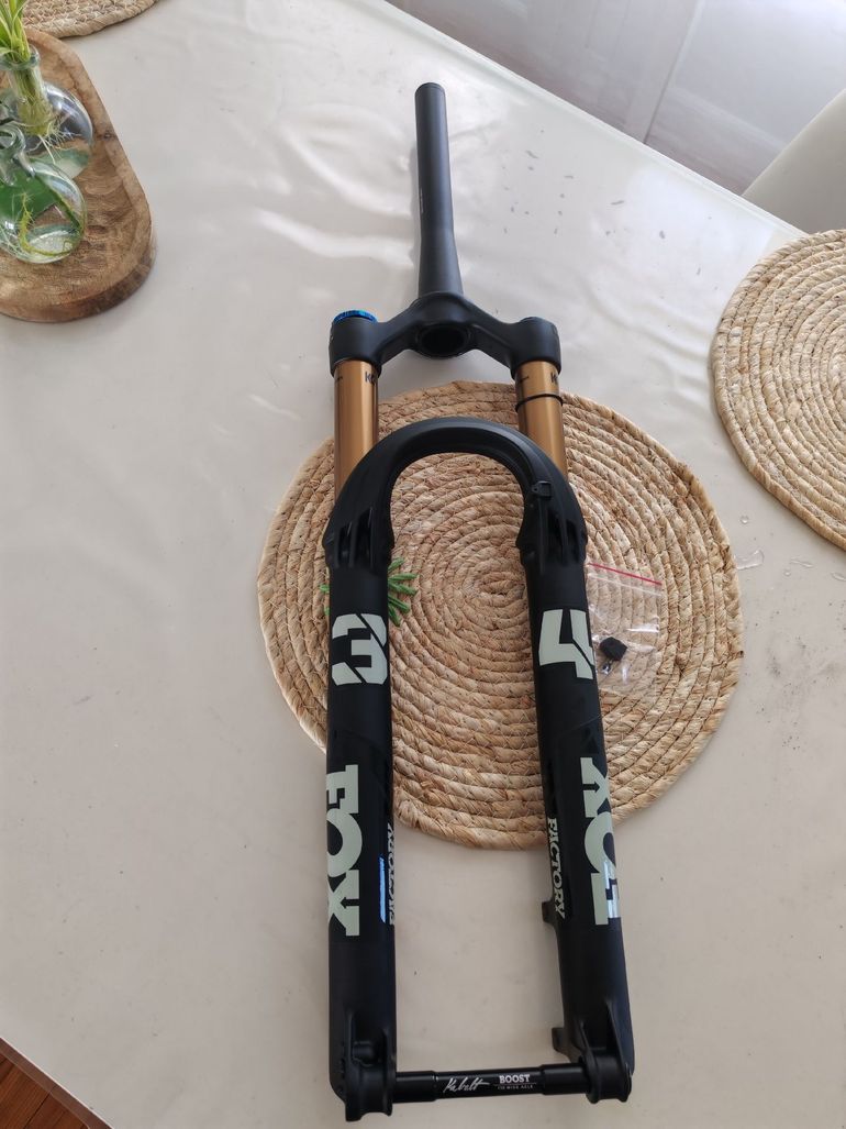 Used Fox FLOAT factory grip2 bike — image 1 of 11