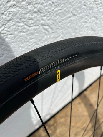 Used Mavic Allroad Pro Carbon SL Disc 2022 bike — image 4 of 12
