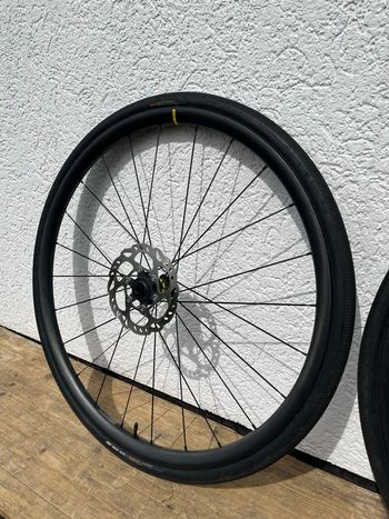 Used Mavic Allroad Pro Carbon SL Disc 2022 bike — image 3 of 12