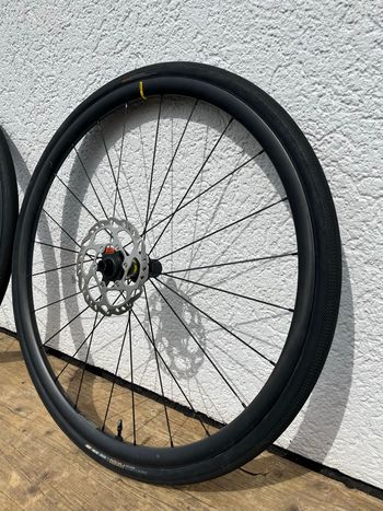 Used Mavic Allroad Pro Carbon SL Disc 2022 bike — image 2 of 12