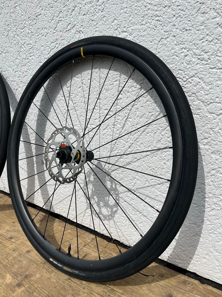 Used Mavic Allroad Pro Carbon SL Disc 2022 bike — image 2 of 12
