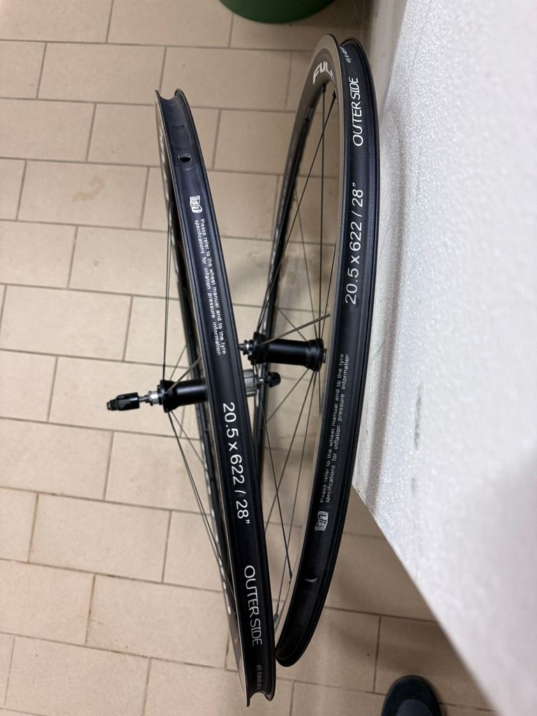 Used Fulcrum Racing Quattro LG bike — image 6 of 6