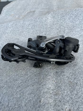 Used Shimano GRX RD-RX810 bike — image 4 of 7