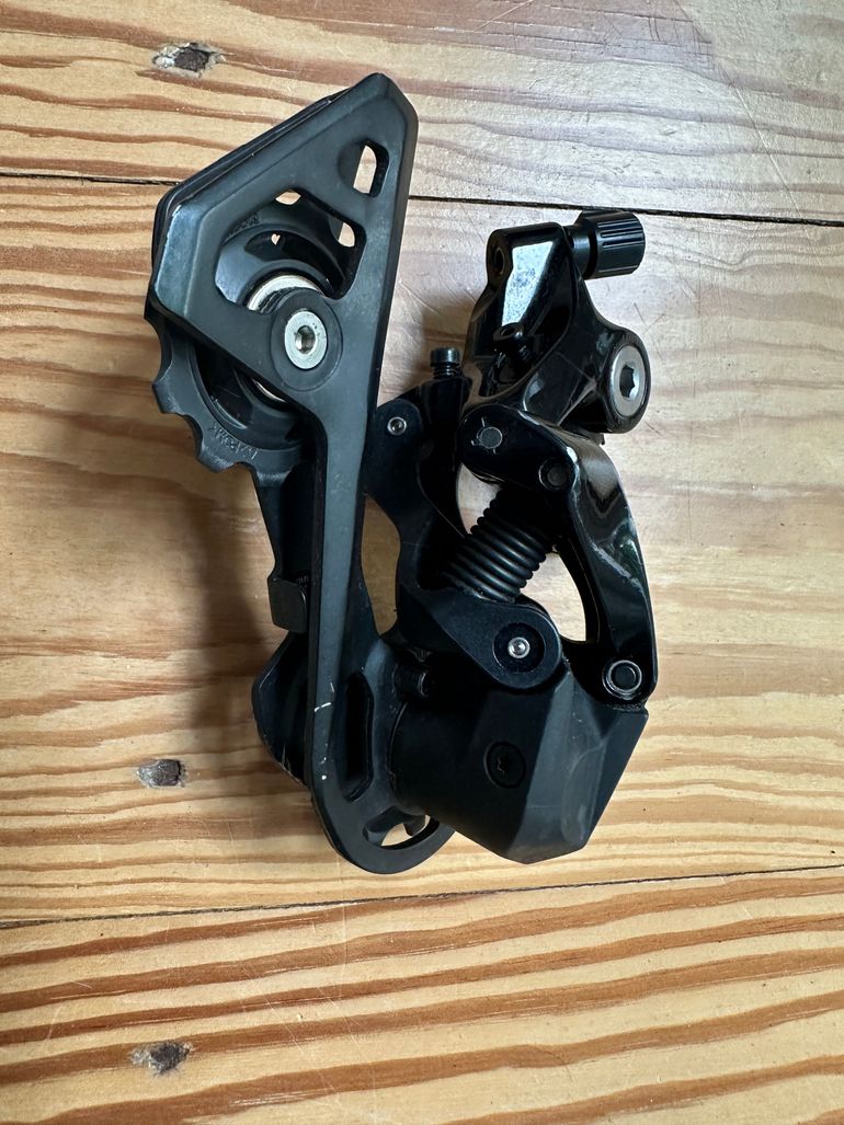 Used Shimano 105 RD-R7000 SS bike — image 3 of 3