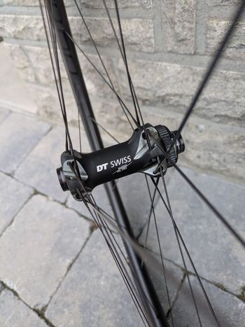 Used Dt Swiss wiel 2023 bike — image 2 of 3