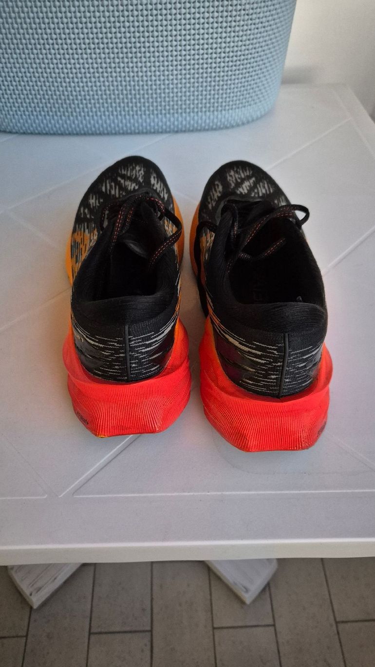 Used Asics Novablast 3 2022 bike — image 2 of 6