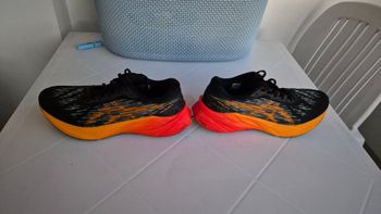 Used Asics Novablast 3 2022 bike — image 4 of 6