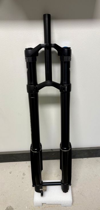 Used Manitou Dorado Expert 37 Gen2 Fork 2026 bike — image 3 of 6