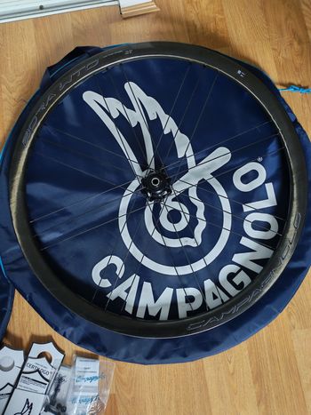 Used Campagnolo Bora WTO 33 Dark Label Disc bike — image 8 of 12