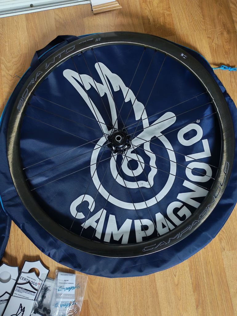 Used Campagnolo Bora WTO 33 Dark Label Disc bike — image 8 of 12